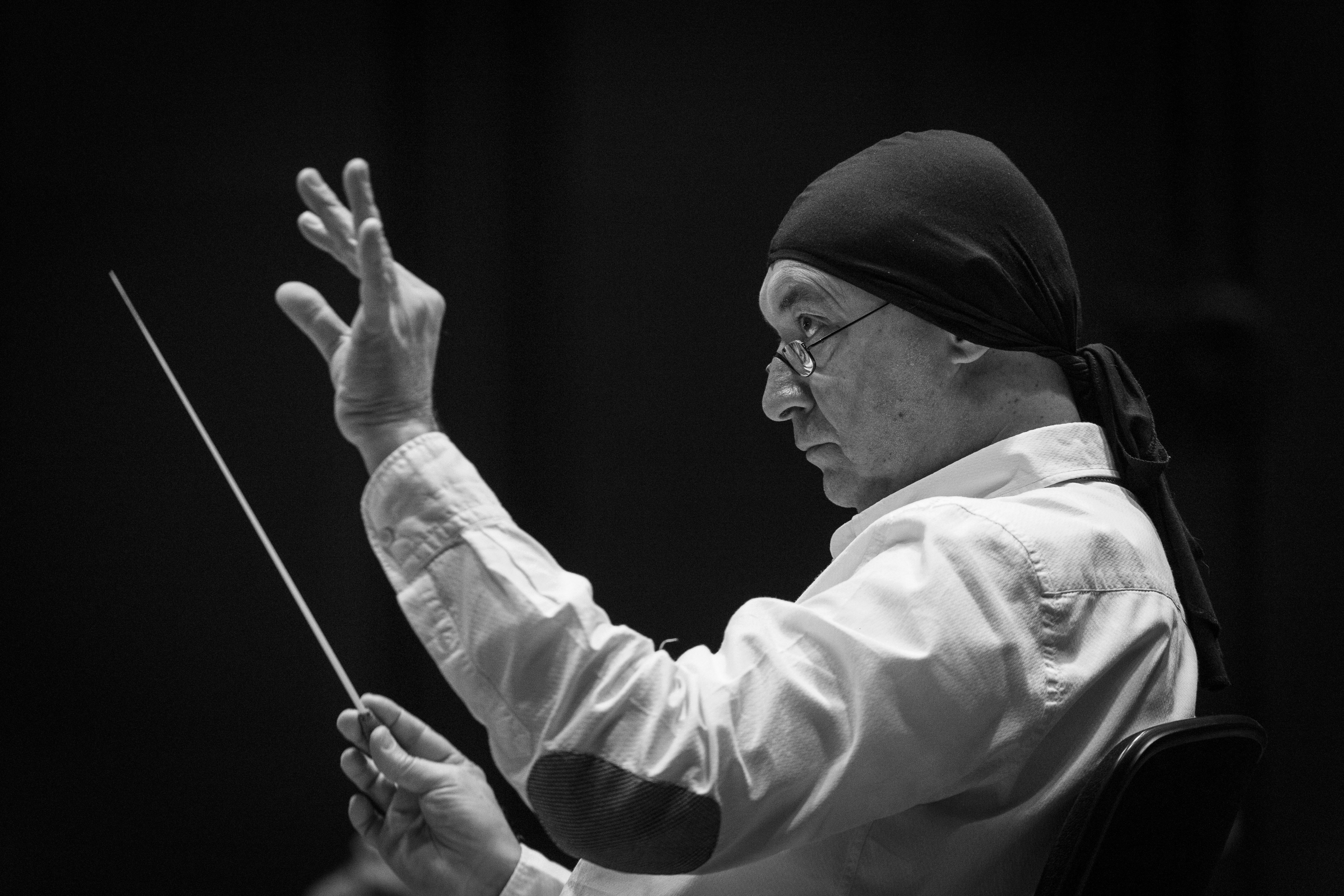 Dyrygent Marek Moś